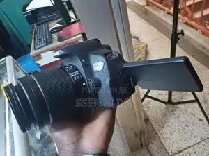 CANON EOS 700D Professional Camera.