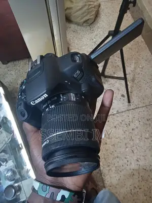 CANON EOS 700D Professional Camera.