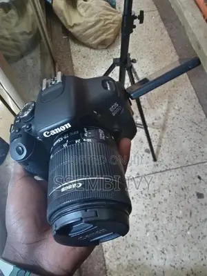 CANON EOS 600D Camera.