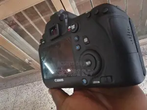 CANON EOS 6D Camera Body.
