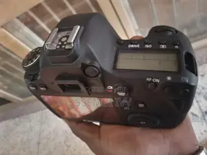 CANON EOS 6D Camera Body.
