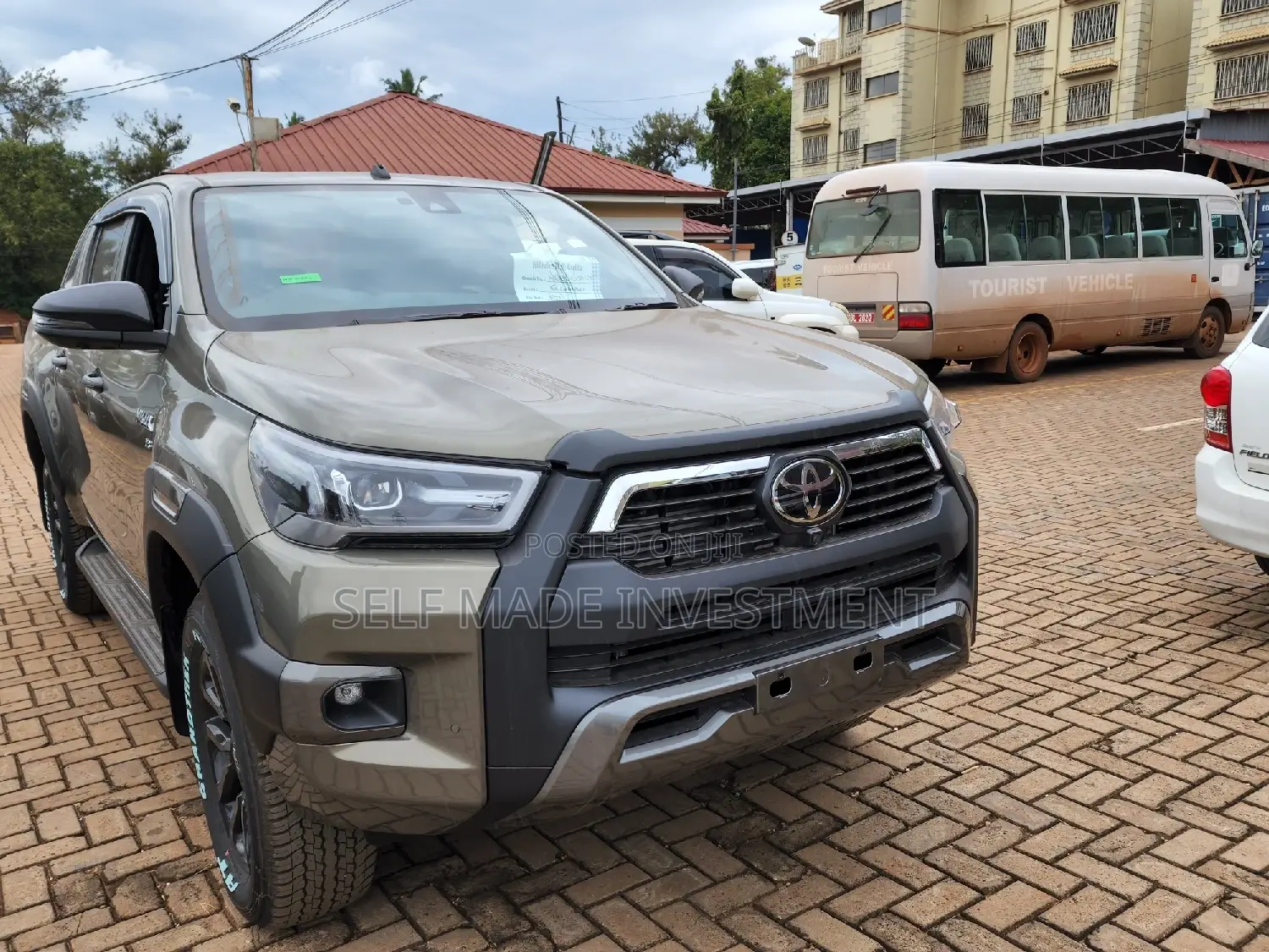 Toyota Hilux 2022 Gray