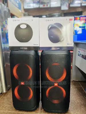 Photo - JBL PARTYBOX 310 Bluetooth Speaker 25 Hours Battery Playtime