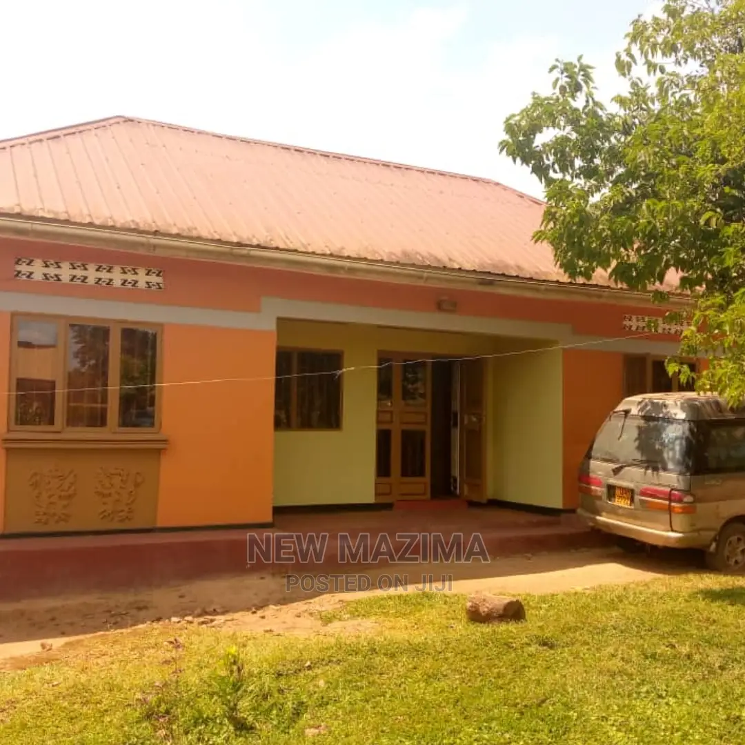 3bdrm House in Namagoma Town, Division a for Sale