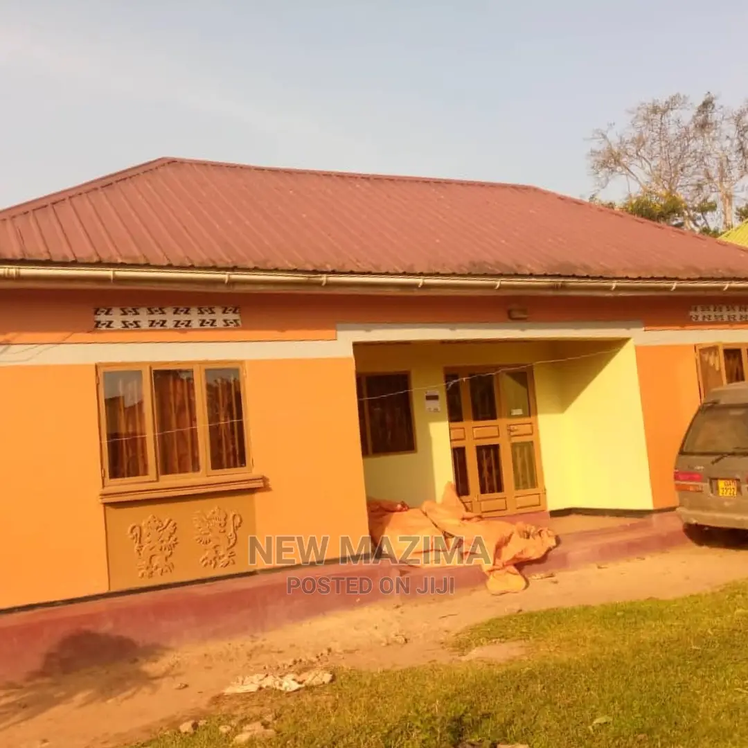 3bdrm House in Namagoma Town, Division a for Sale
