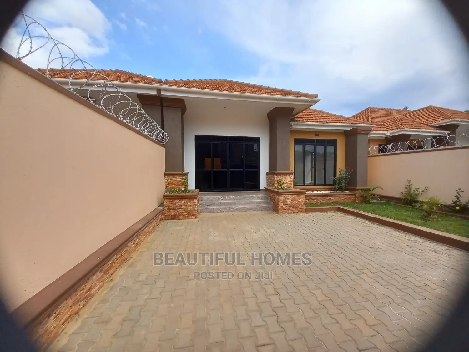 Furnished 3bdrm House in Kisaasi, Central Division for Sale