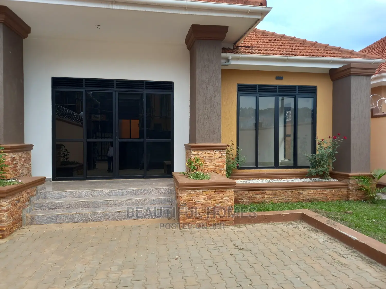 Furnished 3bdrm Bungalow in Kisaasi, Central Division for Sale
