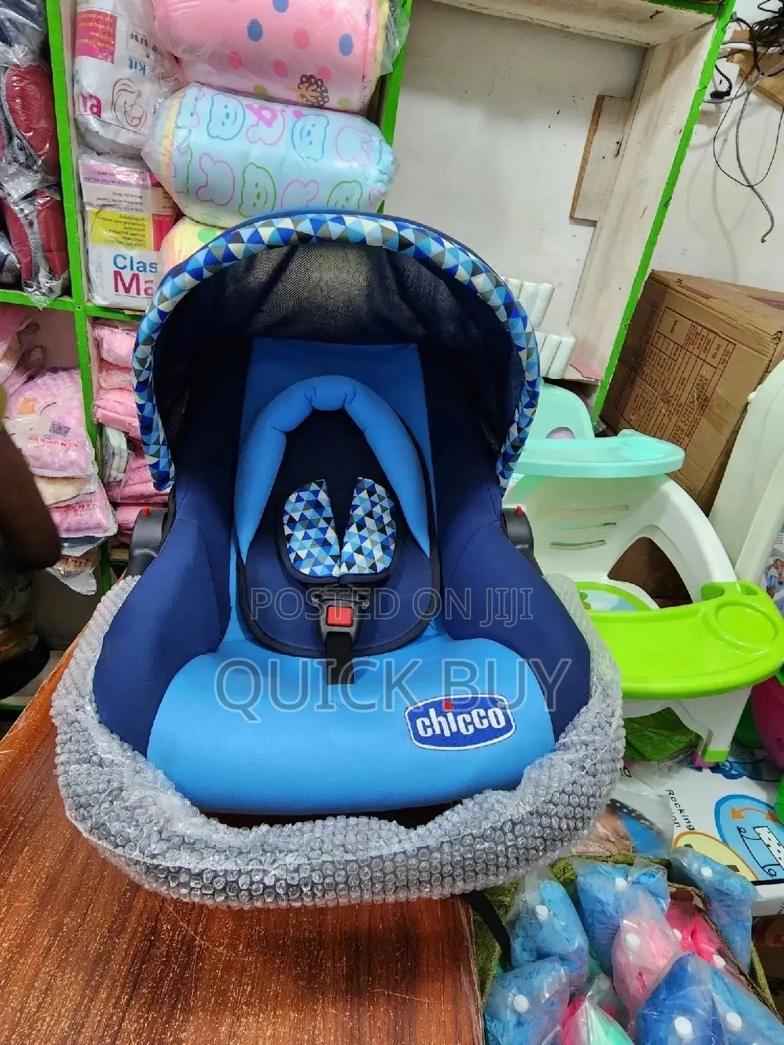 2 in 1 Chicco Baby Car Seat