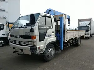 Isuzu Foward Crane Truck.