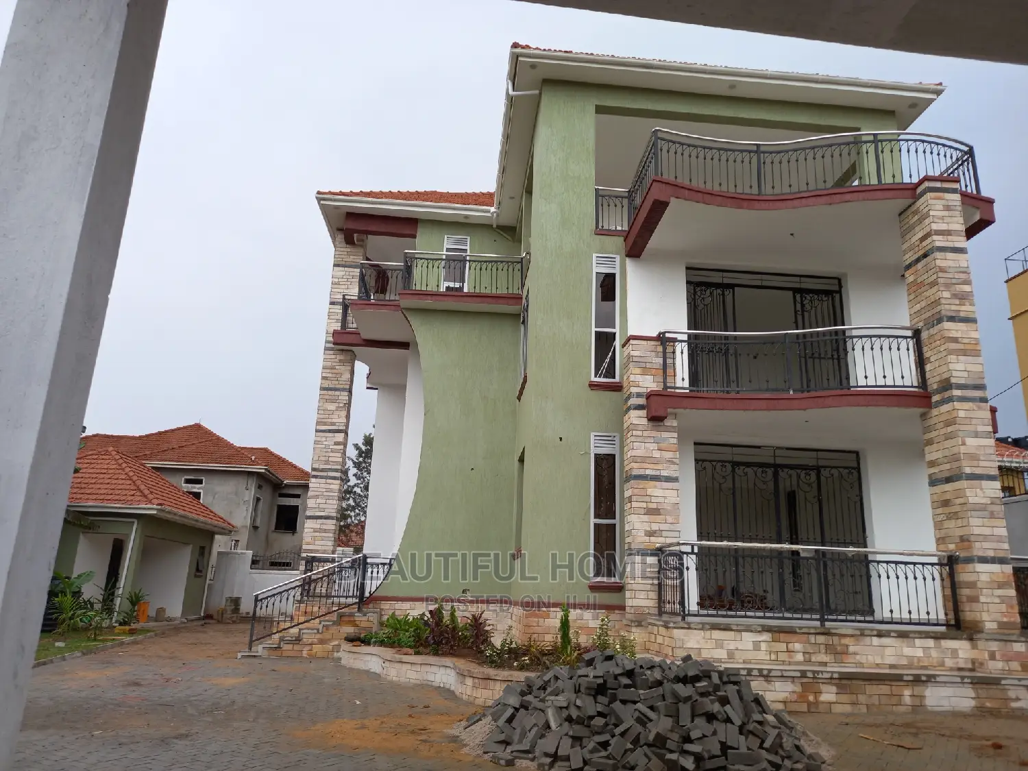 Furnished 6bdrm House in Munyonyo Corporate, Makindye for Sale