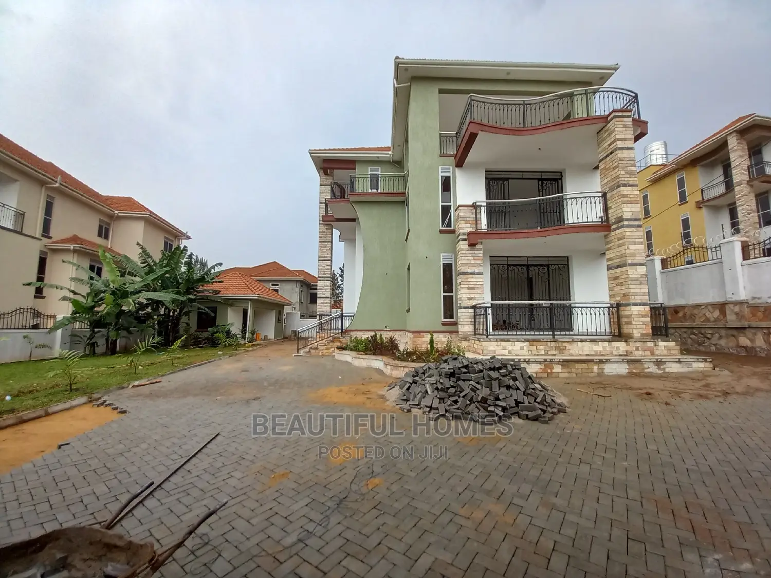 Furnished 6bdrm Mansion in Munyonyo All Tarmack, Makindye for Sale