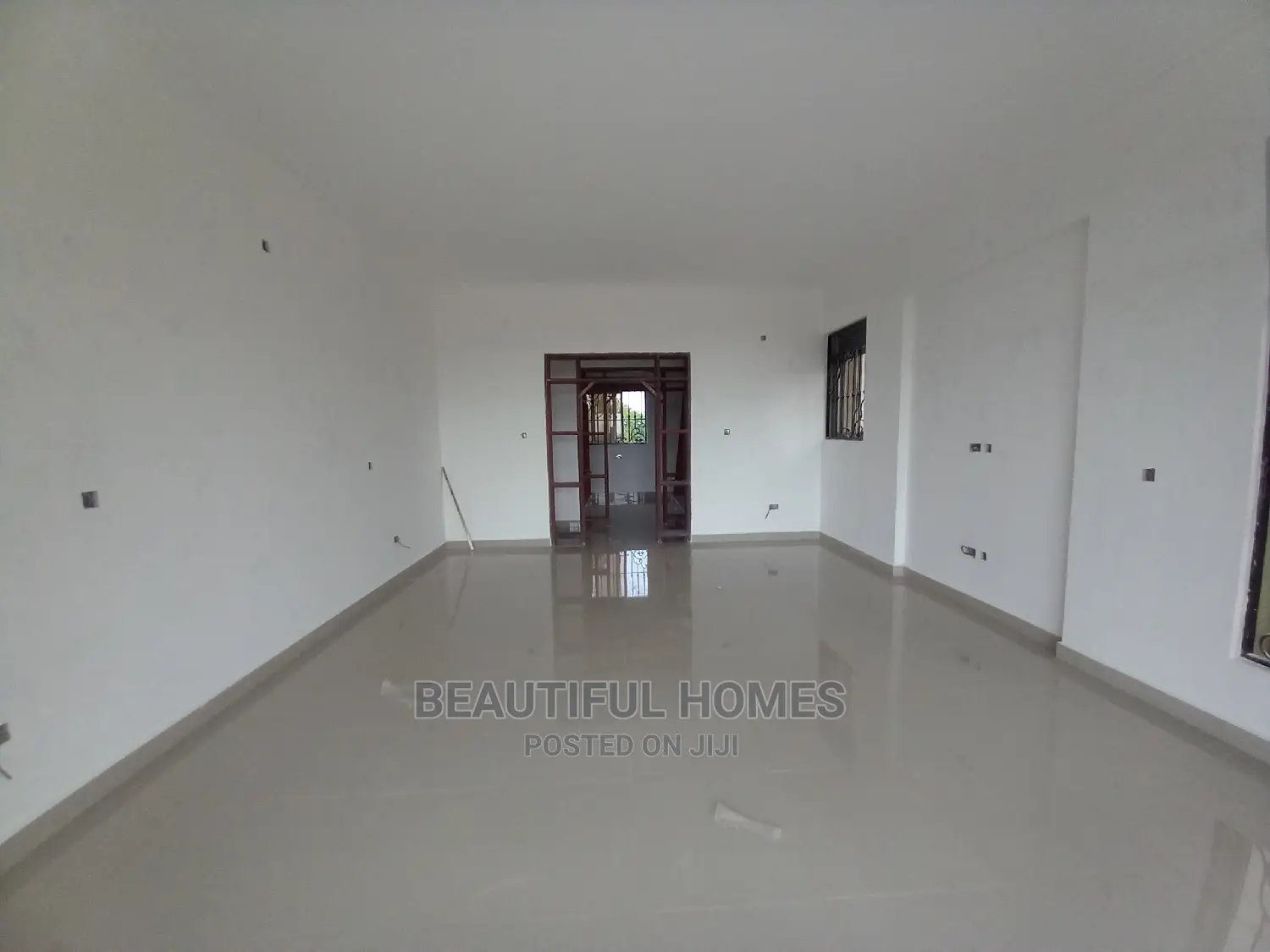 Furnished 6bdrm Mansion in Munyonyo All Tarmack, Makindye for Sale