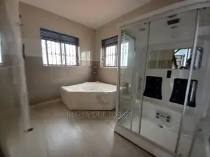 Furnished 6bdrm Duplex in Munyonyo Lake See, Makindye for Sale