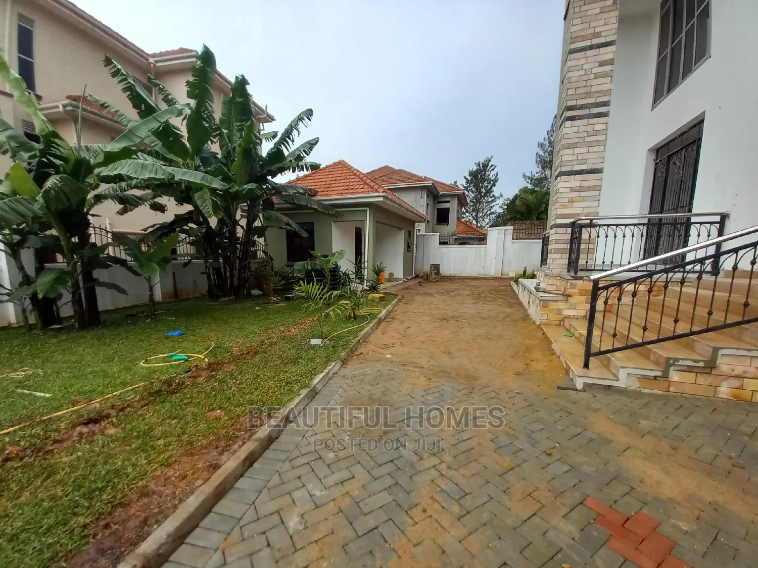Furnished 6bdrm Mansion in Munyonyo Lake, Makindye for Sale