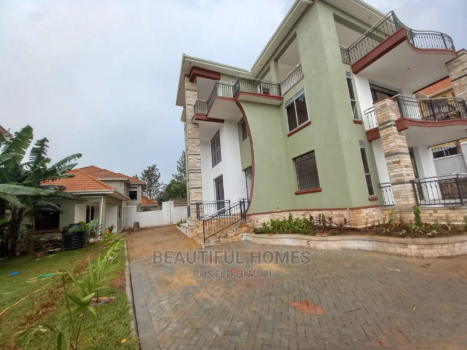 Furnished 6bdrm Mansion in Munyonyo Lake, Makindye for Sale