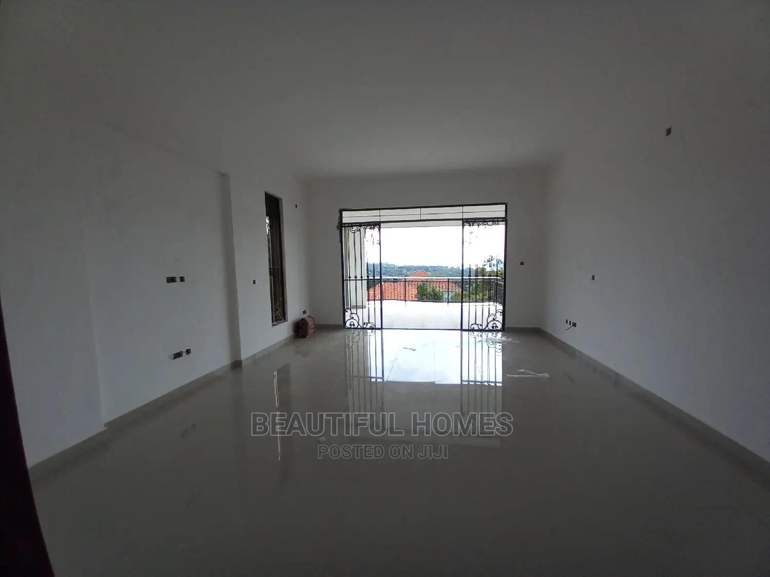 Furnished 6bdrm Mansion in Munyonyo, Makindye for Sale
