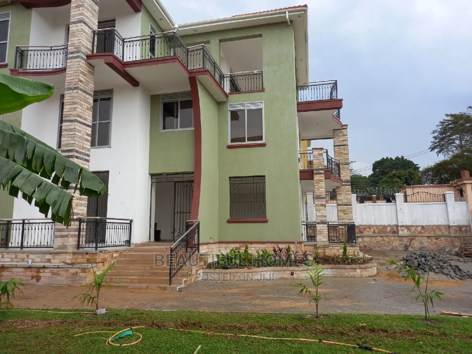 Furnished 6bdrm Mansion in Munyonyo, Makindye for Sale