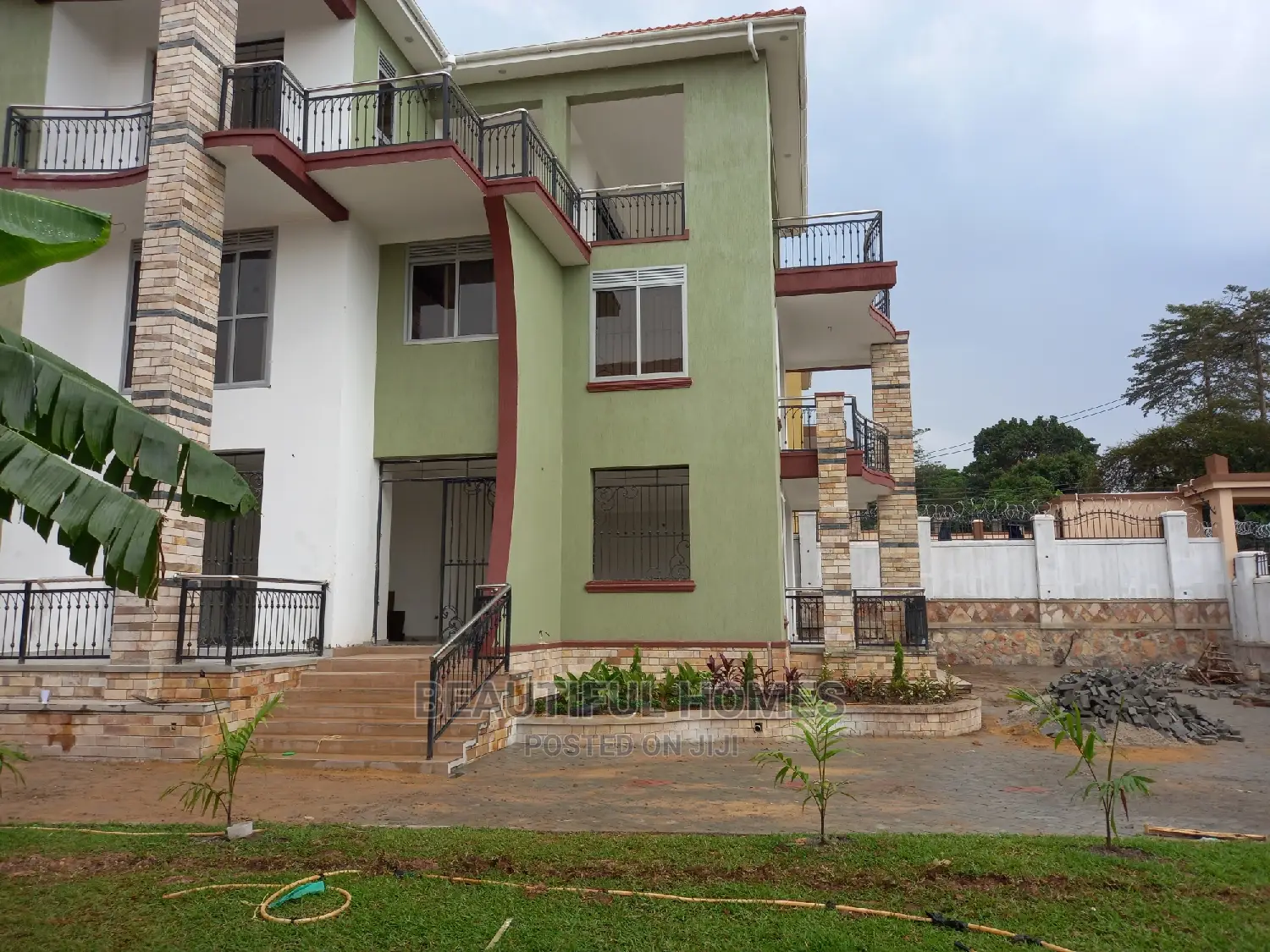 Furnished 6bdrm Mansion in Munyonyo, Makindye for Sale