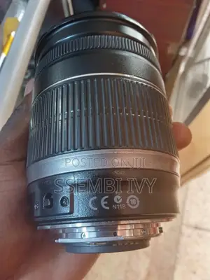 CANON 18-200mm Lens.