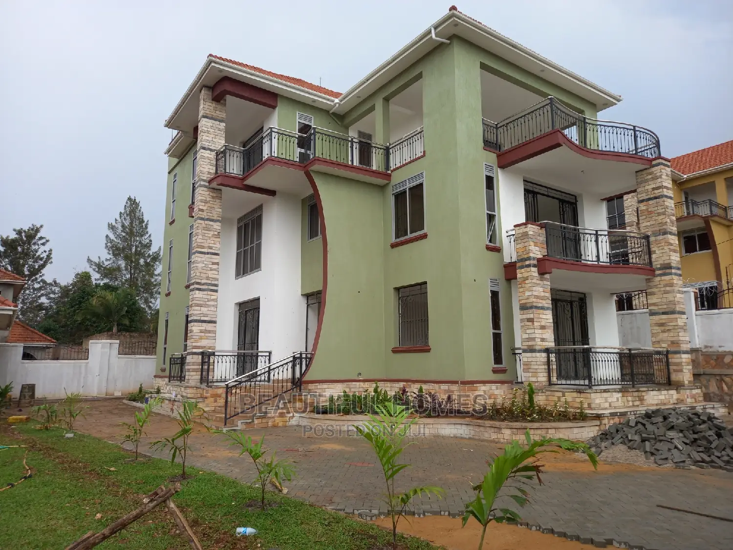 Furnished 6bdrm Mansion in Munyonyo Rich, Makindye for Sale