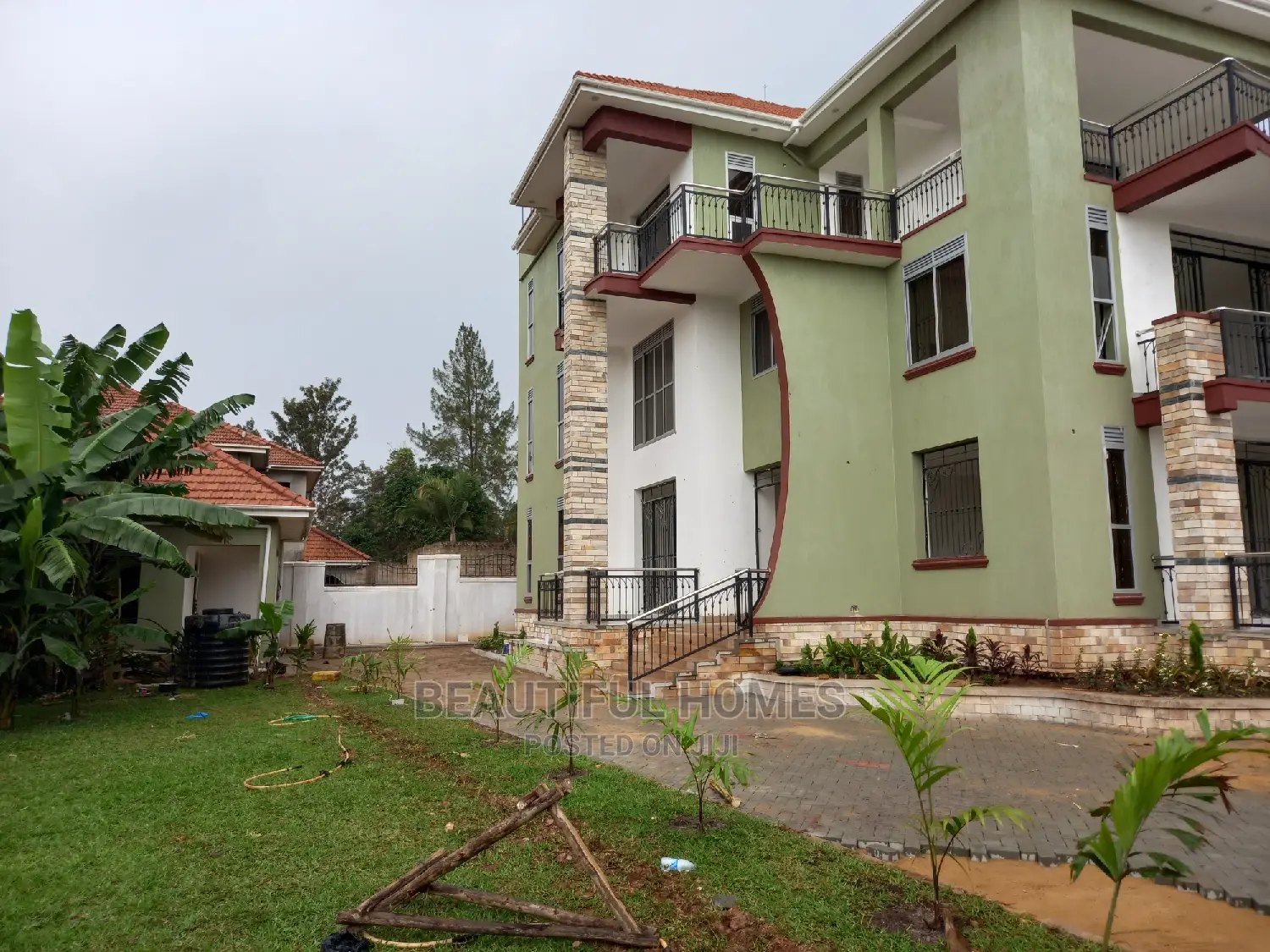 Furnished 6bdrm Mansion in Munyonyo Rich, Makindye for Sale