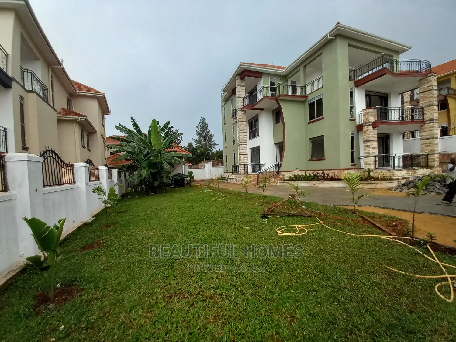 Furnished 6bdrm Mansion in Munyonyo, Central Division for Sale