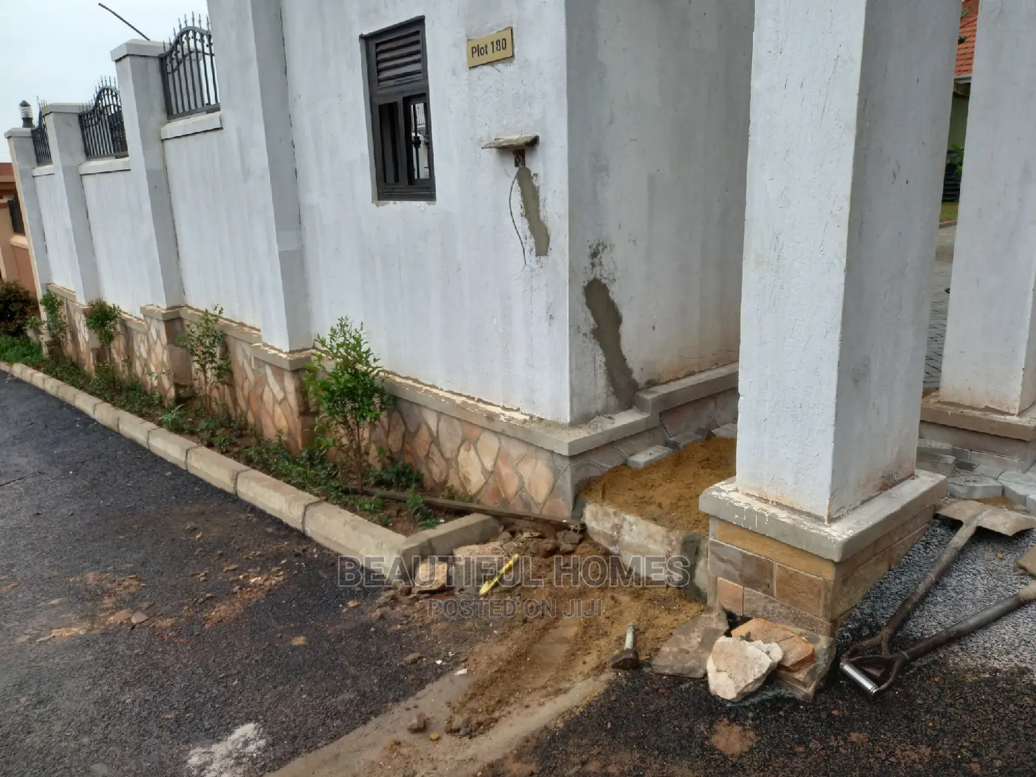 Furnished 6bdrm Mansion in Munyonyo, Central Division for Sale