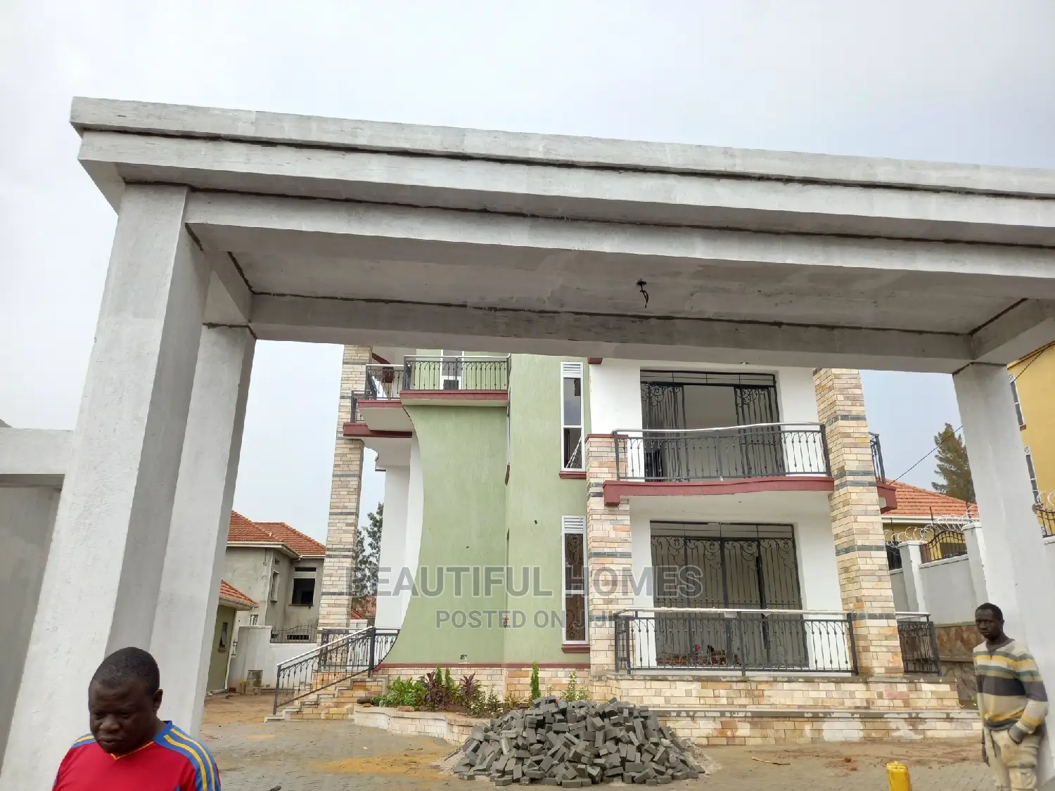 Furnished 6bdrm Mansion in Munyonyo, Central Division for Sale