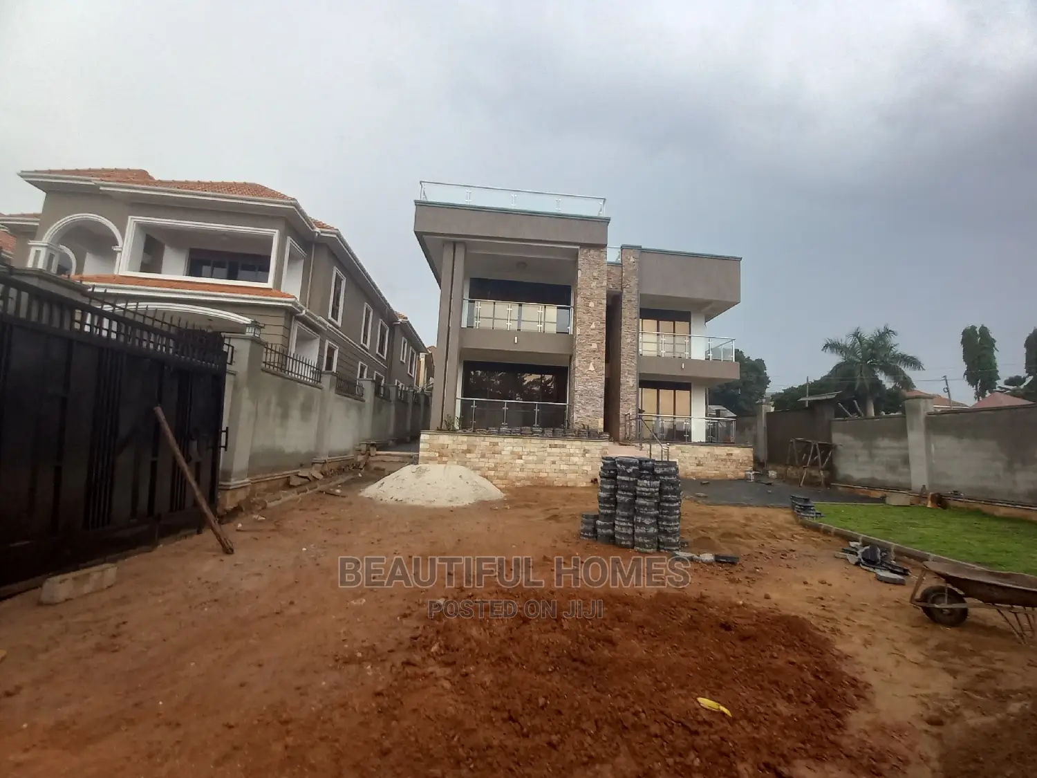 Furnished 6bdrm Mansion in Munyonyo Lake View, Makindye for Sale
