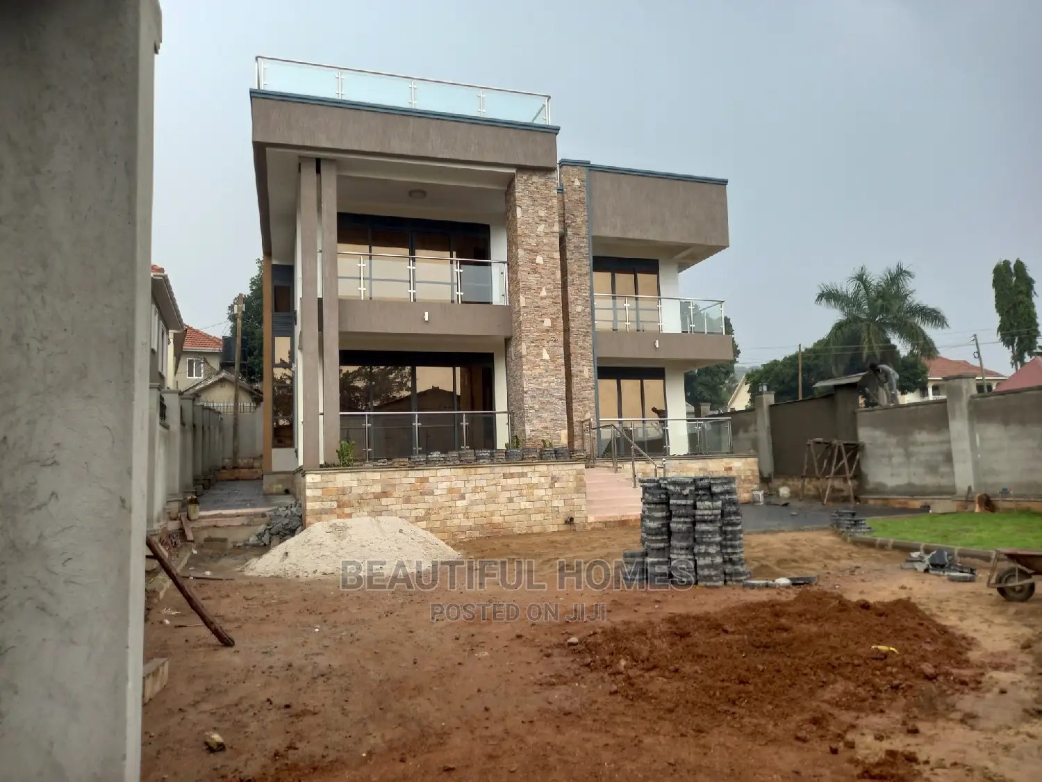 Furnished 6bdrm Mansion in Munyonyo, Makindye for Sale