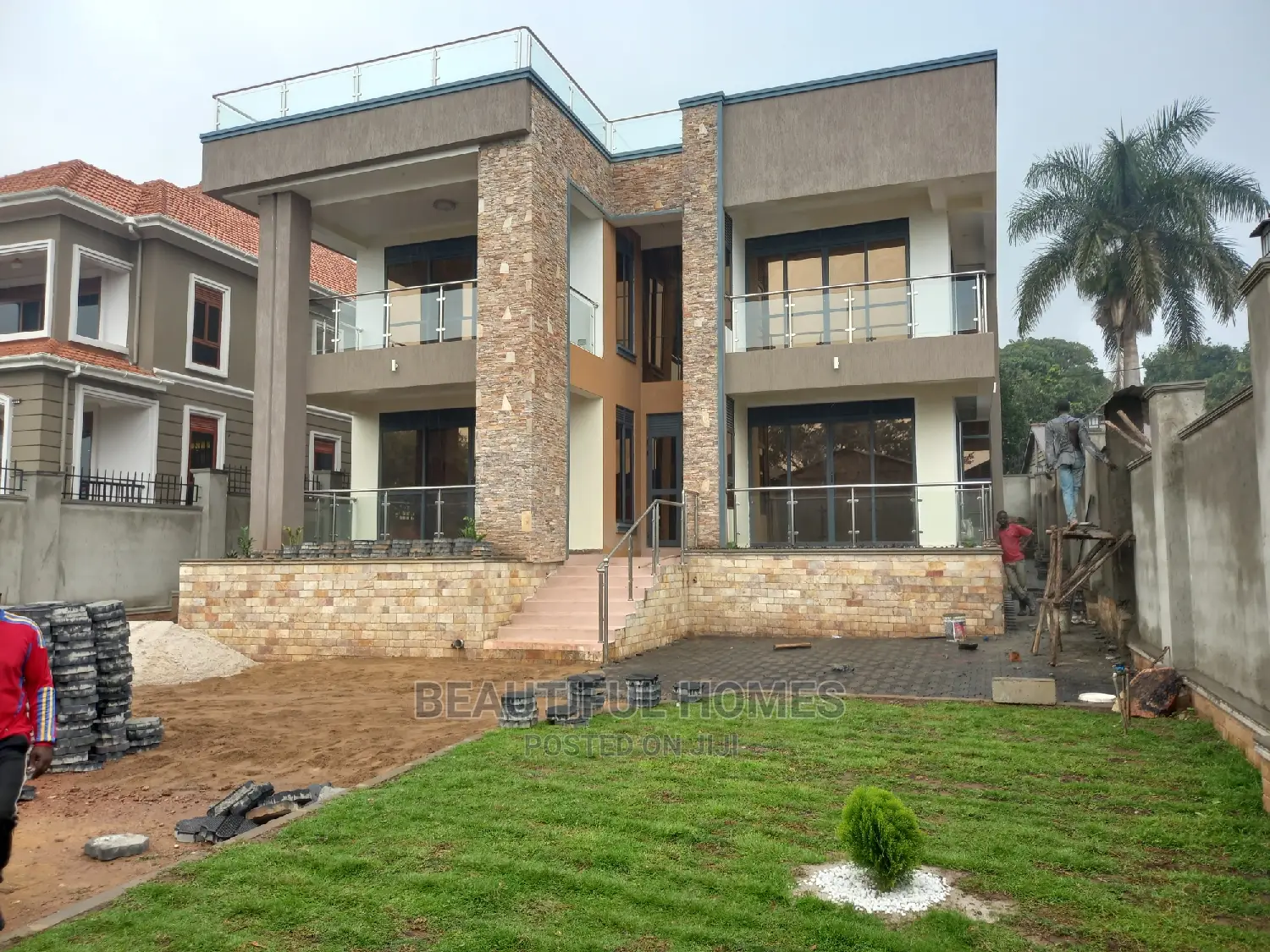 Furnished 6bdrm Mansion in Munyonyo, Makindye for Sale