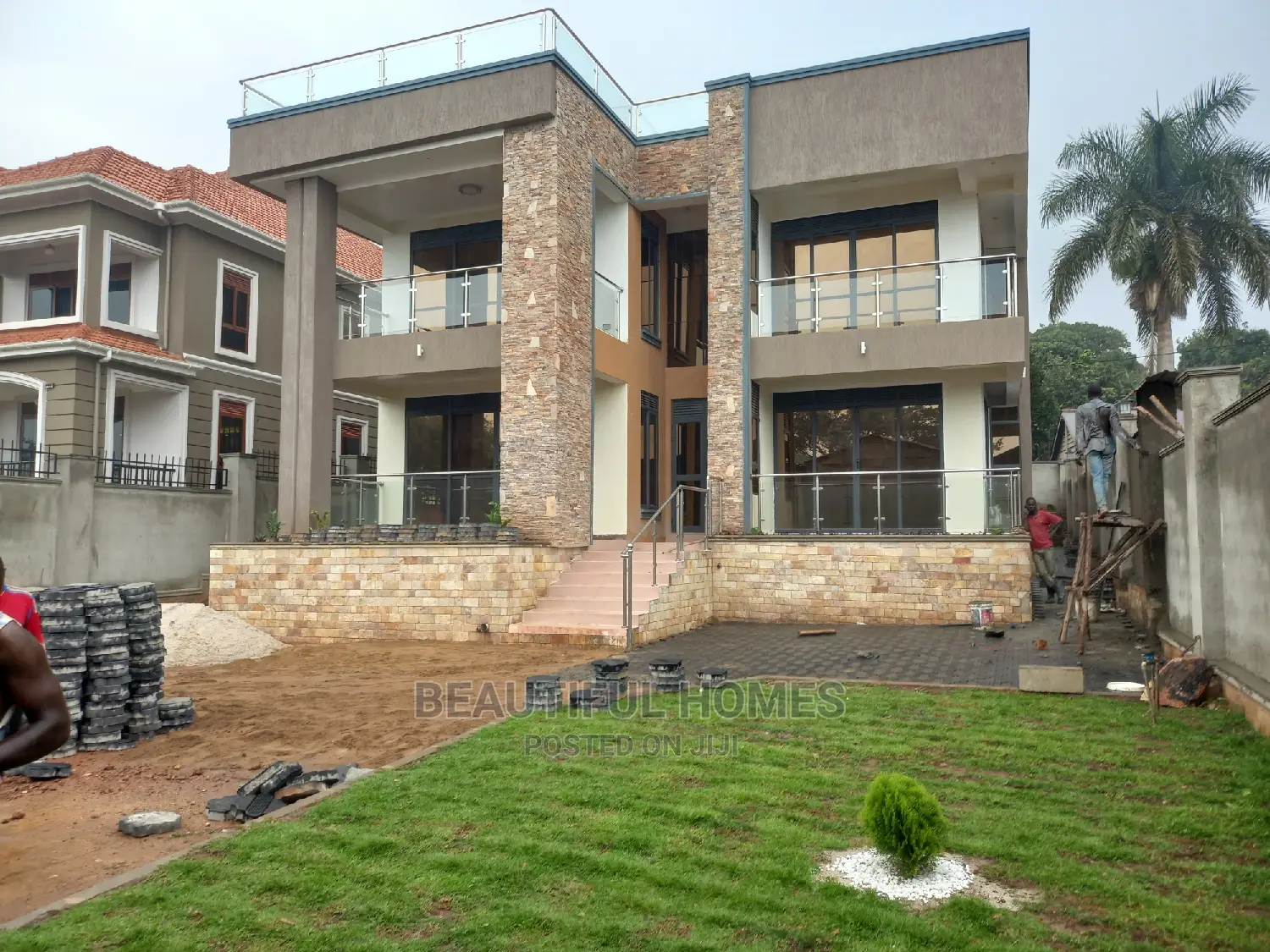 Furnished 6bdrm Mansion in Munyonyo, Makindye for Sale