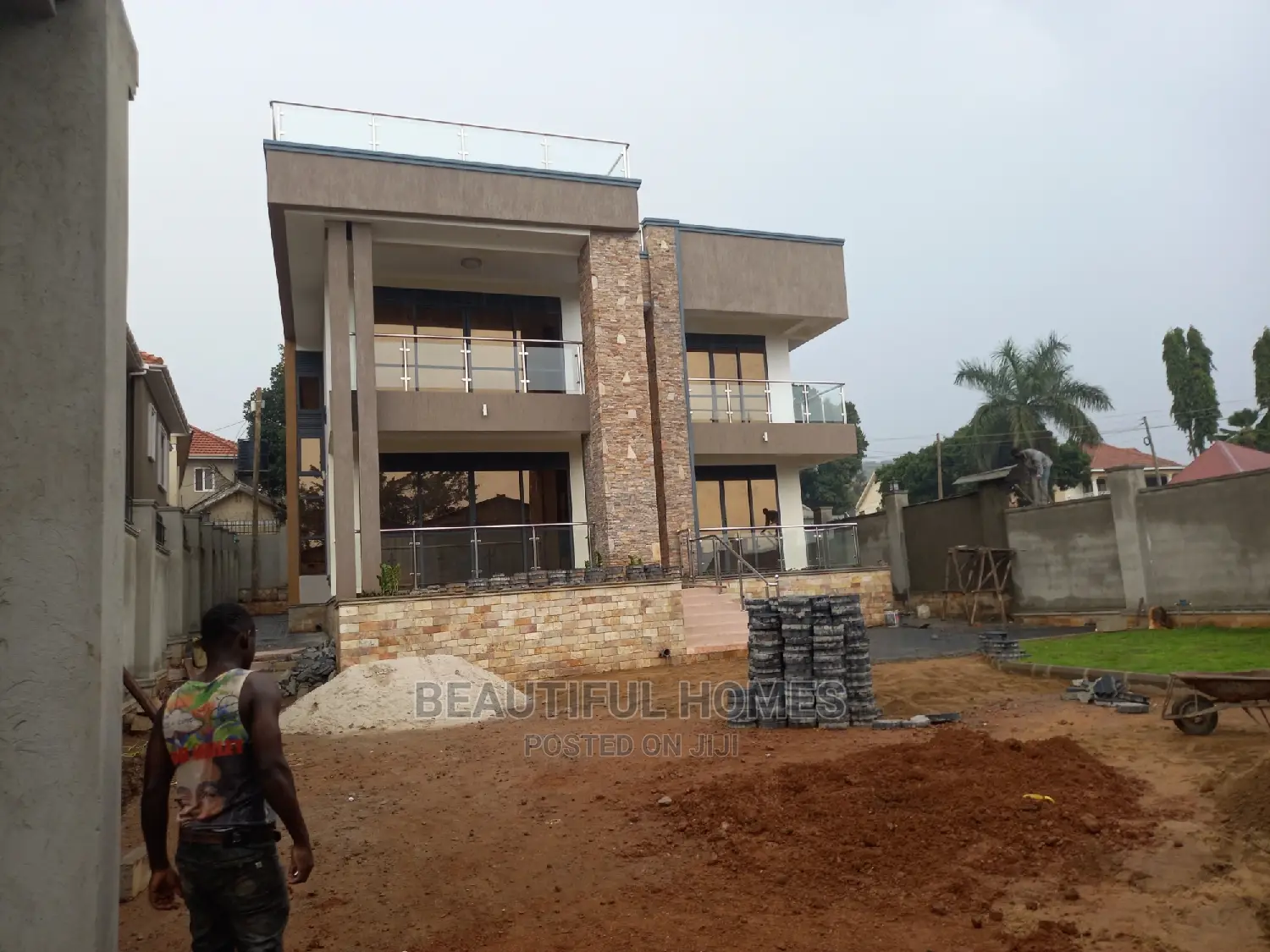 Furnished 6bdrm Mansion in Munyonyo, Makindye for Sale