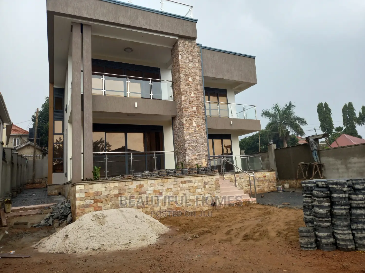 Furnished 6bdrm Mansion in Munyonyo, Makindye for Sale