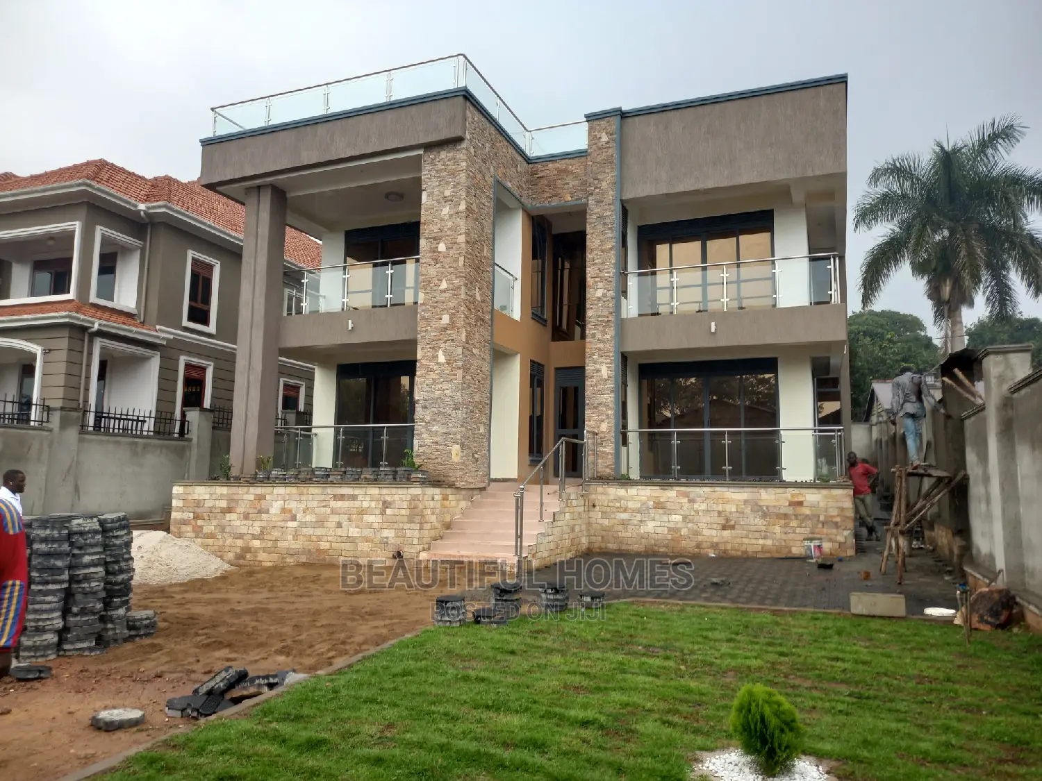 Furnished 6bdrm Mansion in Munyonyo, Makindye for Sale