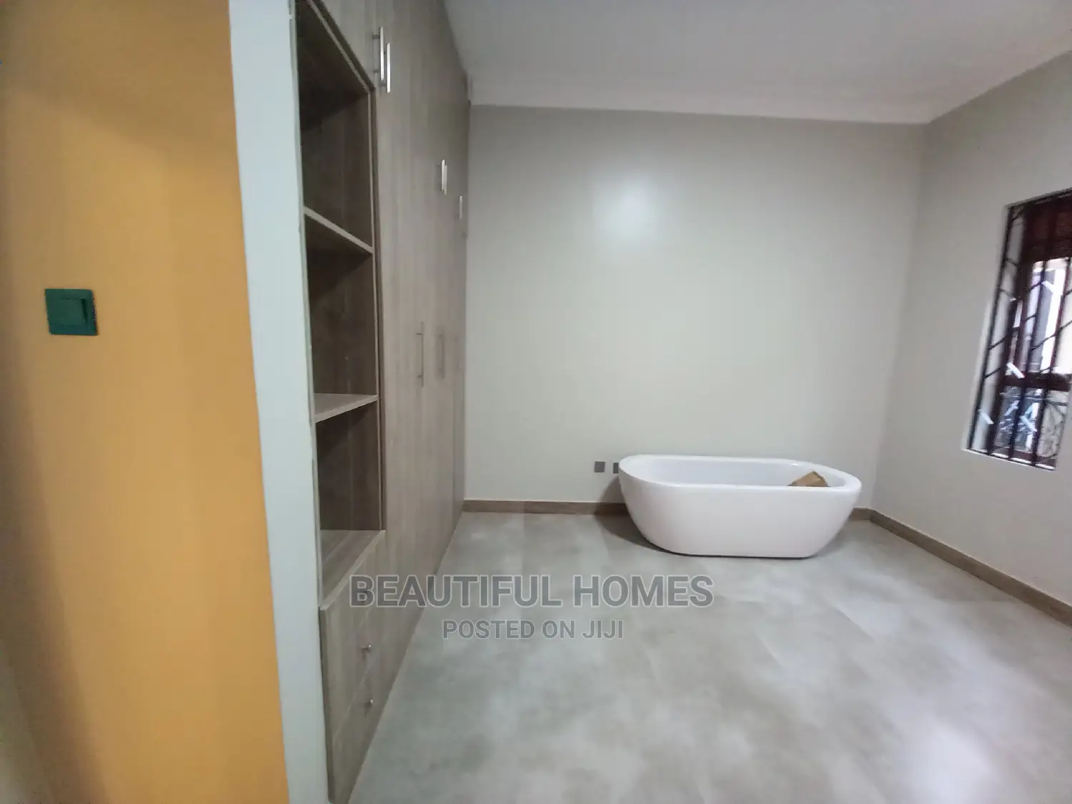 Furnished 6bdrm Duplex in Munyonyo Ministers, Makindye for Sale