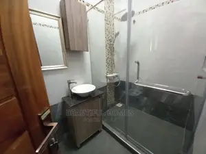 Furnished 6bdrm Duplex in Munyonyo Ministers, Makindye for Sale