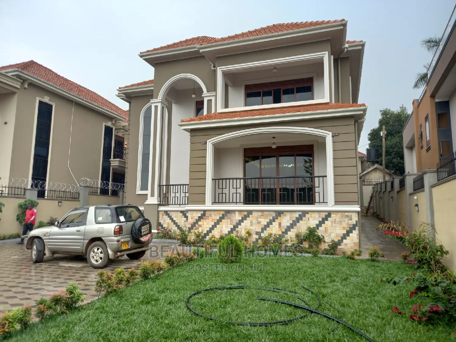 Furnished 6bdrm Mansion in Munyonyo, Makindye for Sale