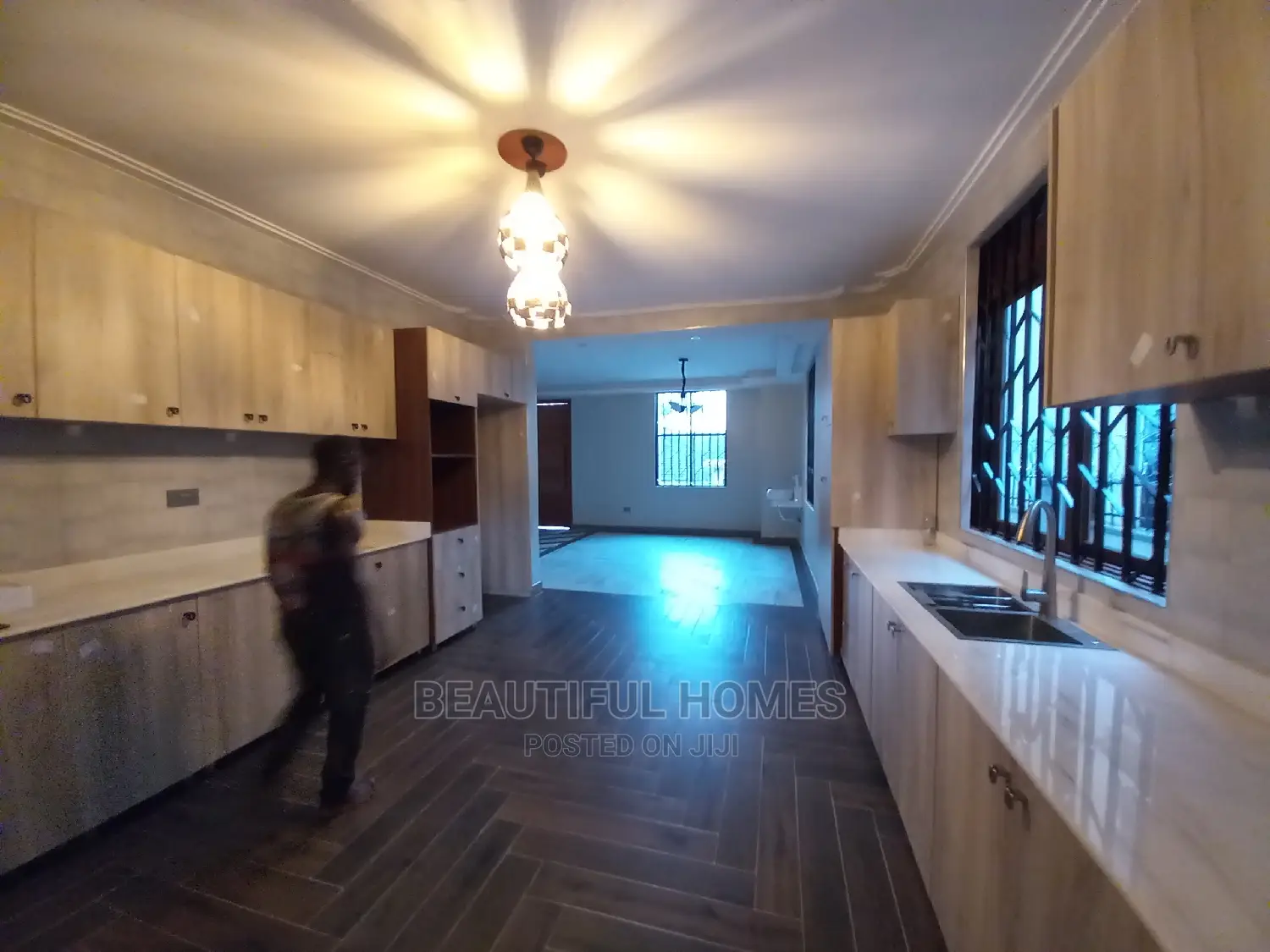 Furnished 6bdrm Mansion in Munyonyo, Makindye for Sale