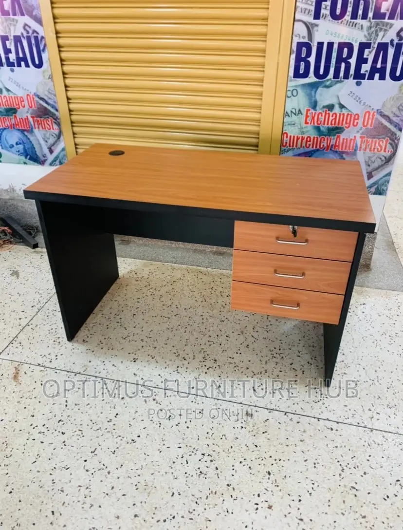 Office Desk (1.4 Meters)