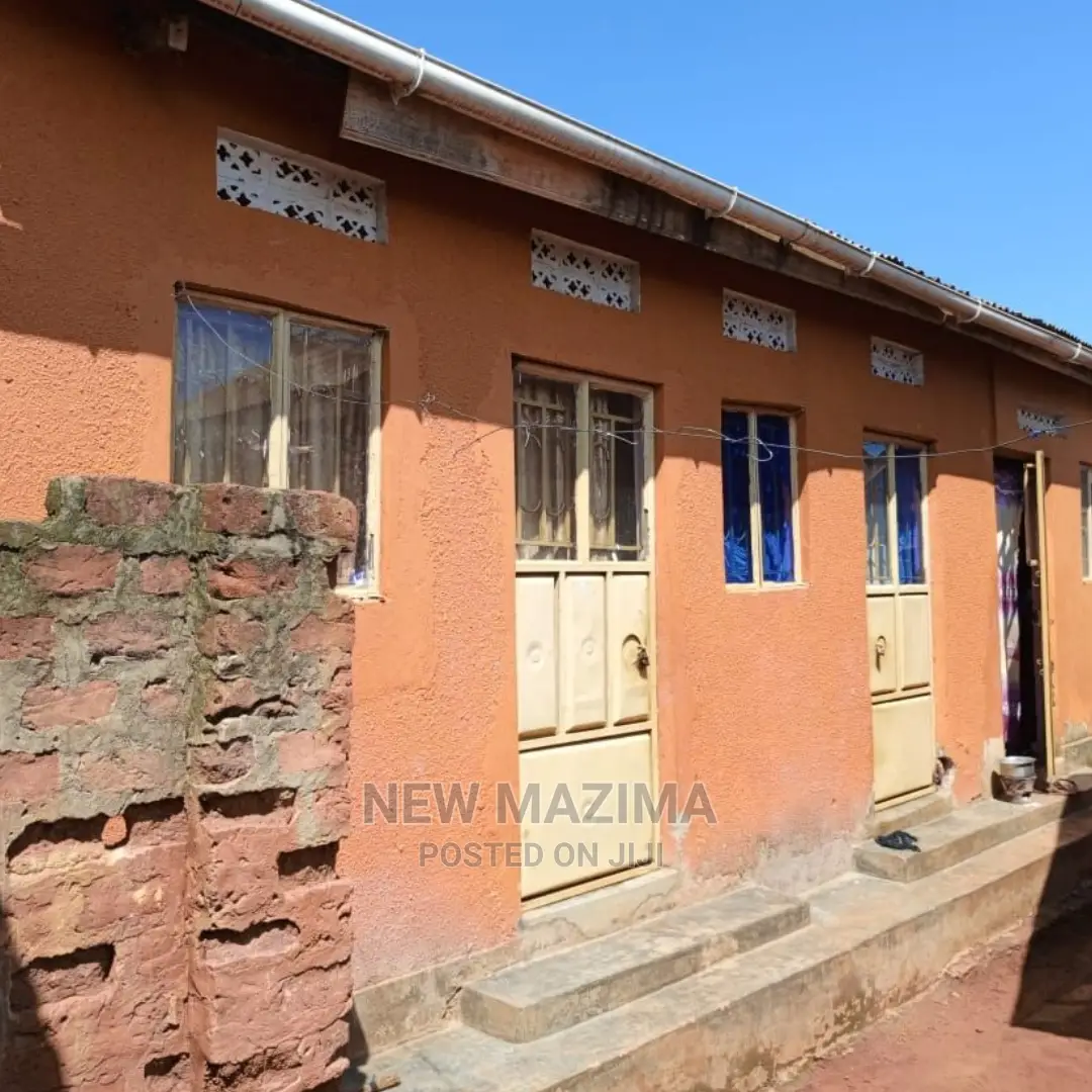 3bdrm House in Kyengera Town, Central Division for sale