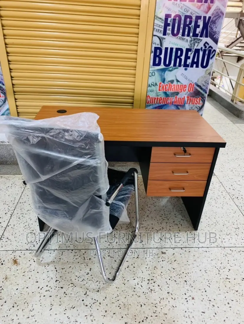 Combo (1.4meters Desk, Visitor Chair)