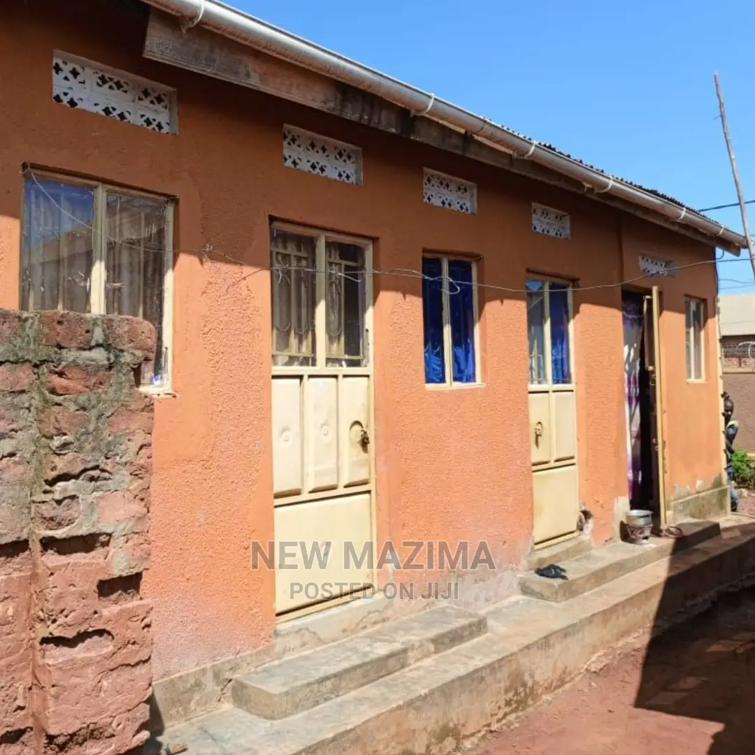 3bdrm House in Kyengera Town, Central Division for sale