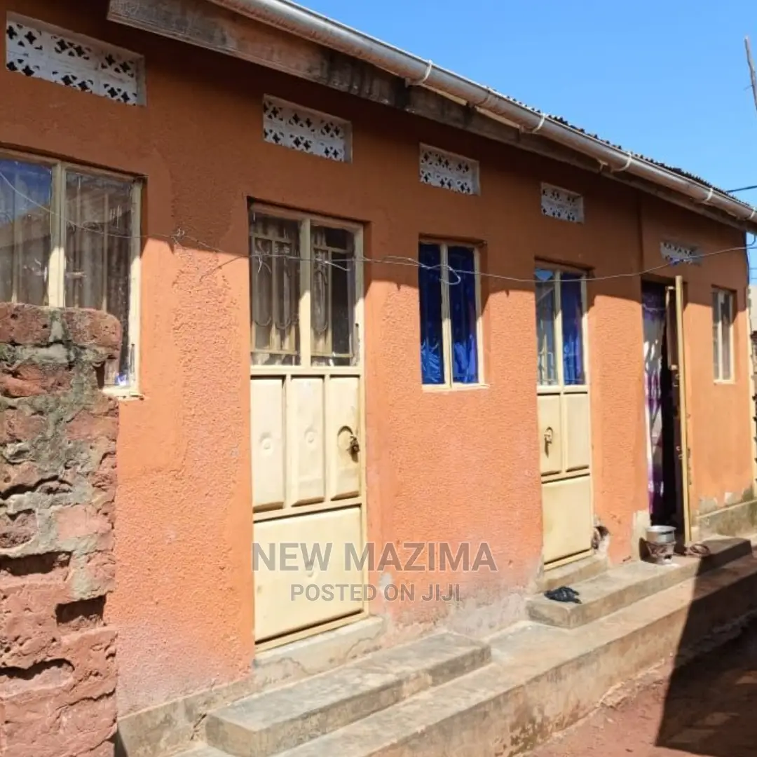 3bdrm House in Kyengera Town, Central Division for sale