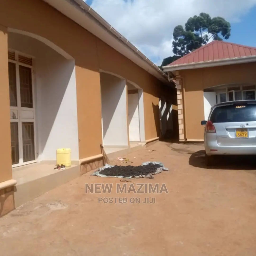 9bdrm House in Zana Ntebe Rd, Central Division for Sale