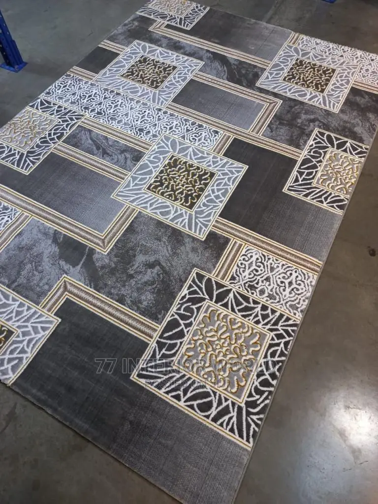 Center Carpets