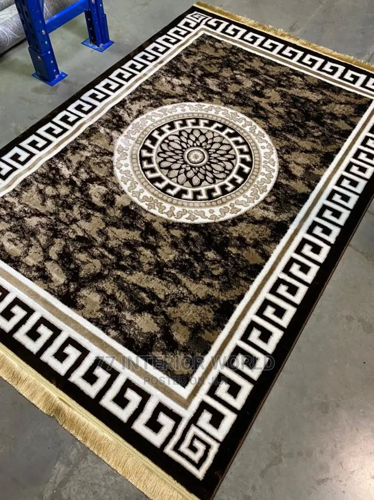 Center Carpets