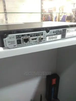 Wired Streaming 3D Blu-Ray Disc/DVD Player