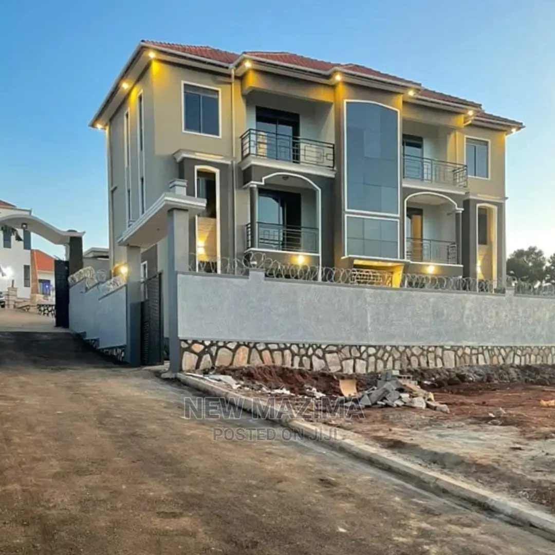 6bdrm Block of Flats in After Munyonyo, Central Division for Sale