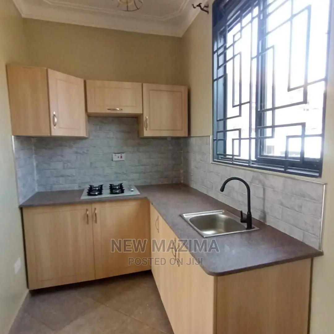 6bdrm Block of Flats in After Munyonyo, Central Division for Sale
